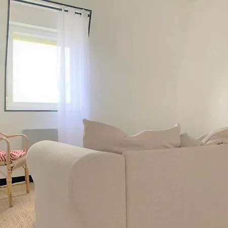 Solidarite - Pour 4 Personnes 아파트 얼트